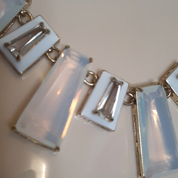 HEIDI DAUS Necklace w Clip-on Earrings - Gold Tone w Opalesque & White Stones - Picture 8 of 14